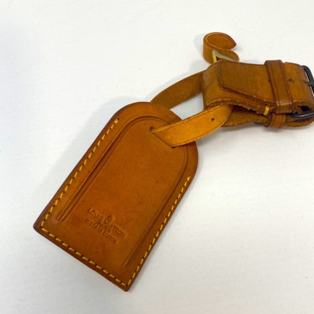 LV luggage tag